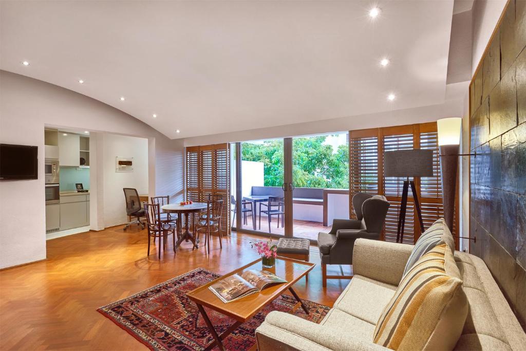 Parklane Split Level Suite - Separate Building a Goodwood Park Hotel